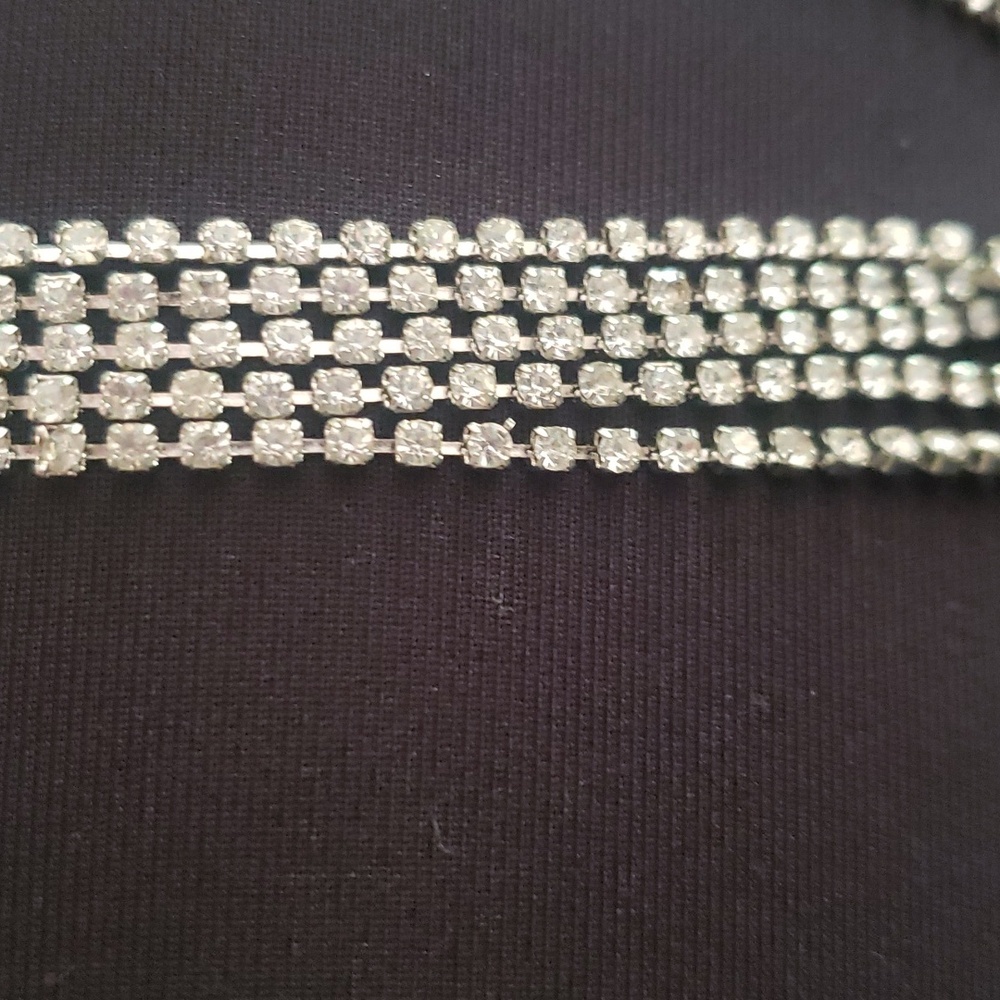 Gorgeous luxurious Crystal Rhinestone pierced earrings, dangle - Picture 3 of 4